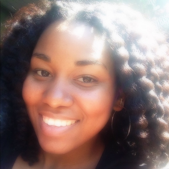 Meet your Posher, Felicia - Picture 1 of 1